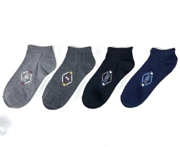 Custom-designed cheap men's socks
