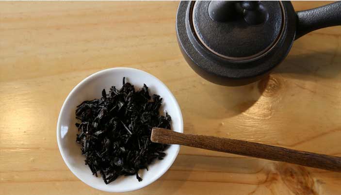 dark tea leaf