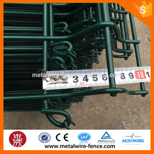 Alibaba China PVC Coated Curved Fence Panel