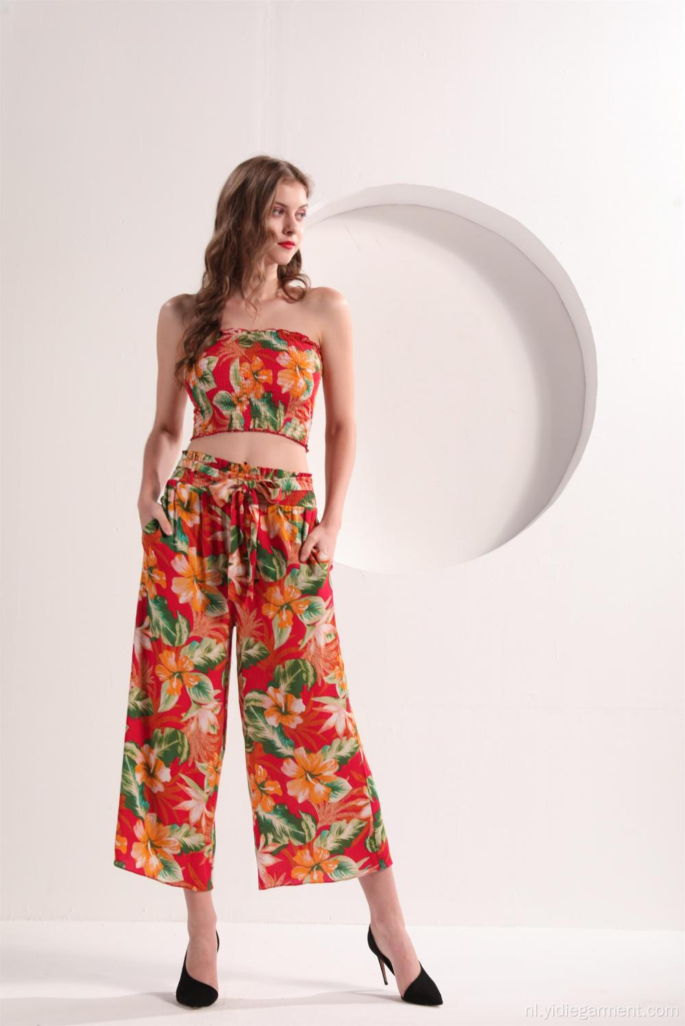 Bloemenprint gesmokte bijgesneden tube top