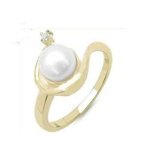 Luxury Pearl Ring with Diamond