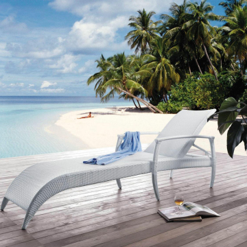 Classic Outdoor Swing Pool Rattan Lounge