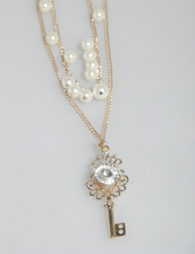 Fashionable key pendant necklace with CZ diamond and pearl)