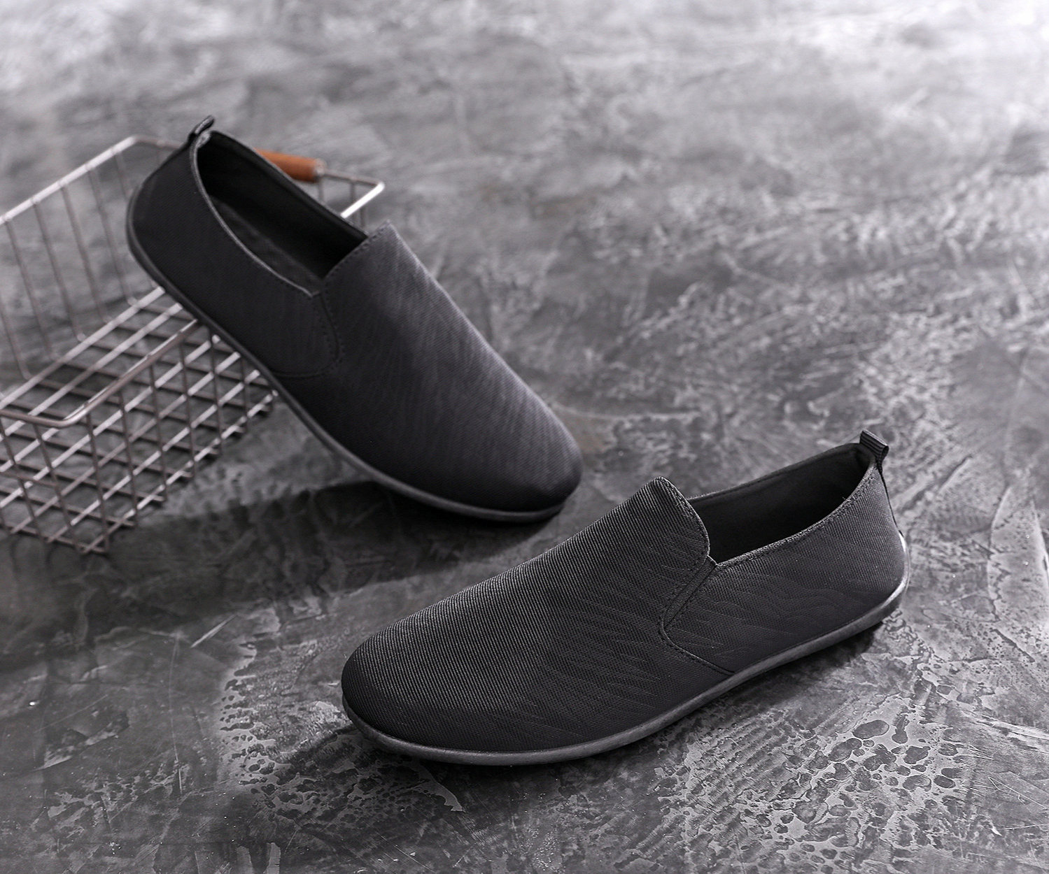 Supplier Fashion Casual New Style for Men Low Price EVA OEM Business Peas Shoes Lazy Shoes Trend a foot British Style