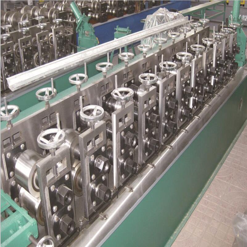 Metal And Galvanized Omega Roll Forming Machine