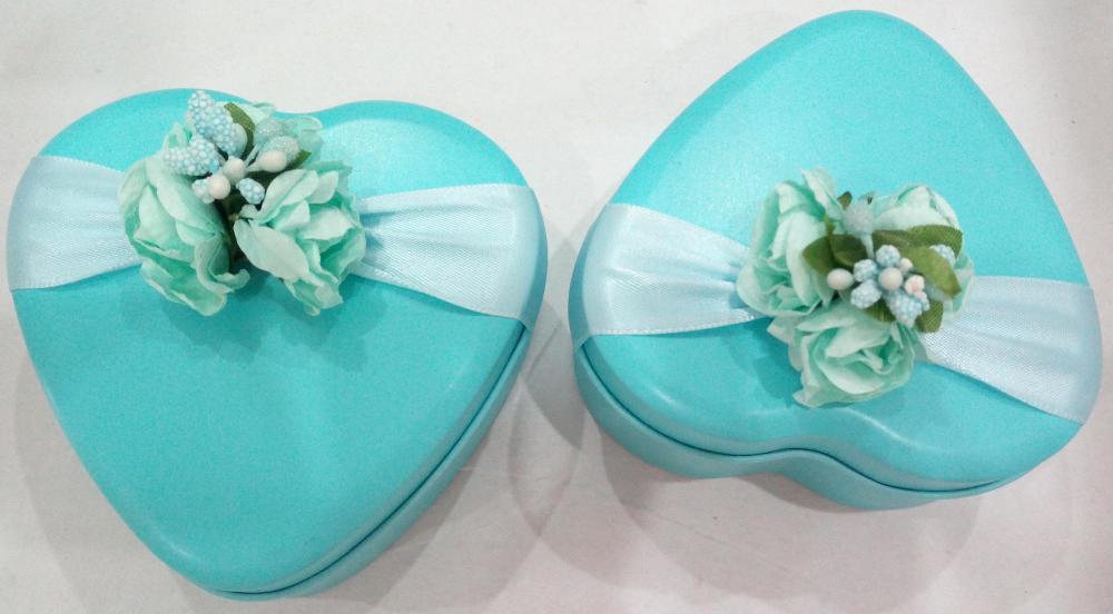 Heart Shape Candy Tin with flower decoration