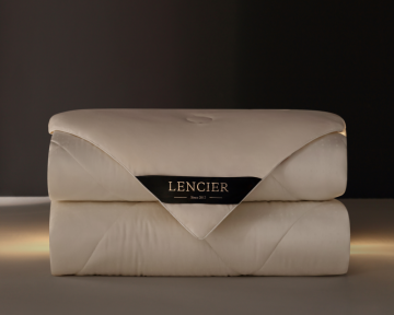 Hotel Antibacterial Feather Silk Quilt