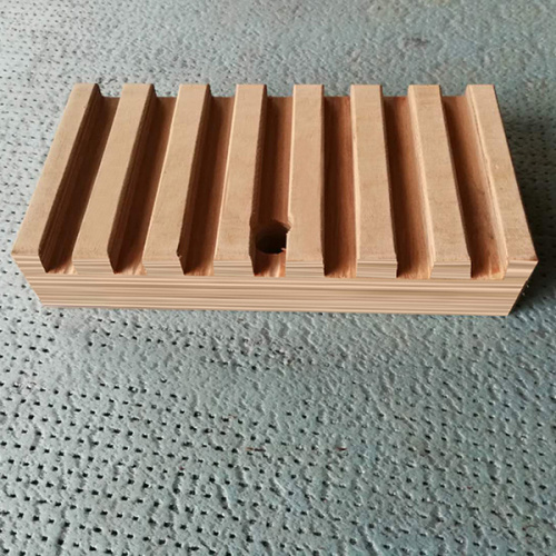 Pannello isolante in blocchi di legno denso laminato