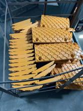 Hot Sale Speed Rubber Hump Yellow /Black Rubber Speed Hump Parking Bumpers Road Safety Deceleration Zone Speed Bump