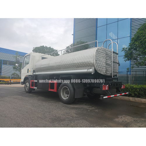 Light HOWO 5000-8000 liters Aluminum Alloy Milk Tanker Truck