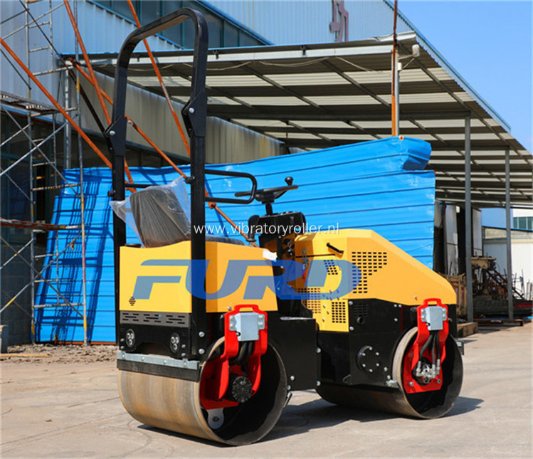 1000kg Power Steering Compaction Asphalt Roller