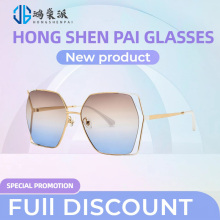 Elegant Rose Gold Sunglasses with Gradient Lenses