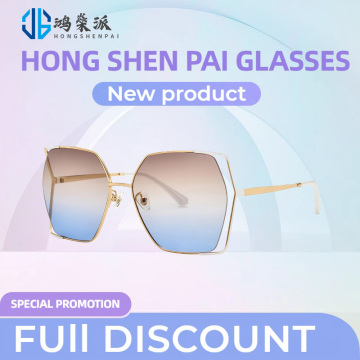 Elegant Rose Gold Sunglasses with Gradient Lenses