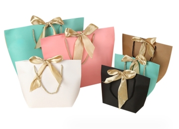 Wholesale Custom Paper Gift Bags