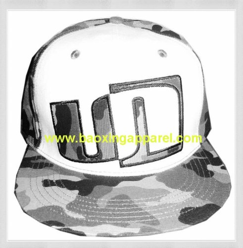 caomflage fitted baseball cap with flat visor
