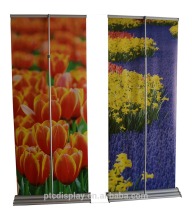 Interchangeable graphic retractable banner stand