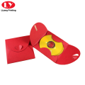 Enveloppe rouge personnalisée avec bouton coeur pour carte