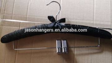 satin hanger with pins and clips S052