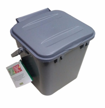 Plastic compost bin