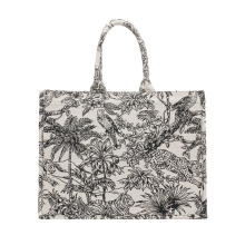 2024 Luxury Designer Handbags & Purses: Jacquard Embroidery Beach Shoulder Tote Bag