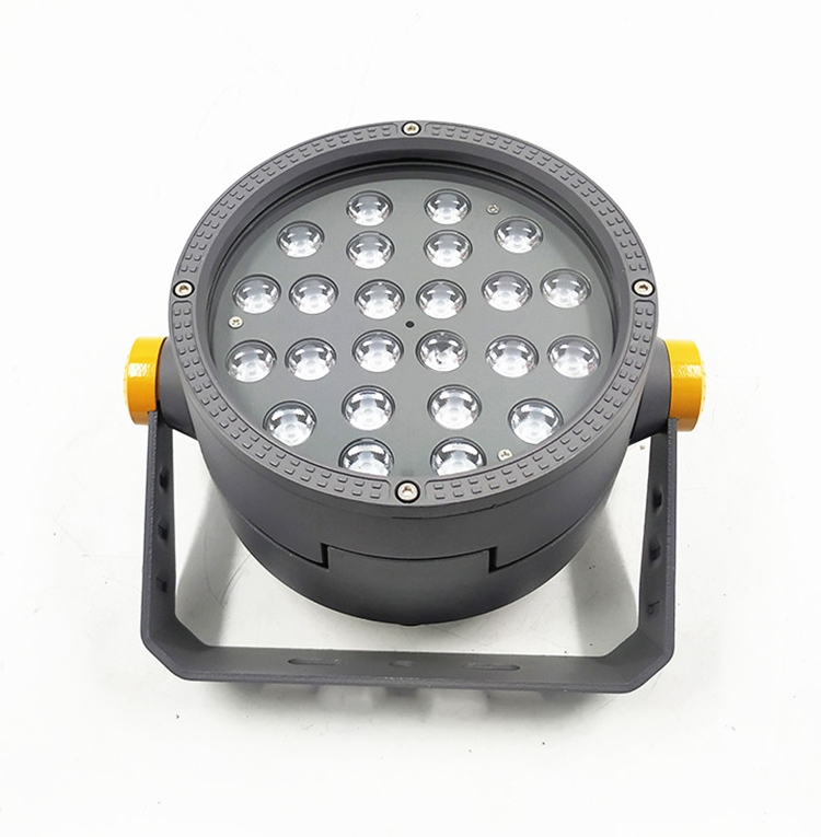 Low maintenance LED flood light