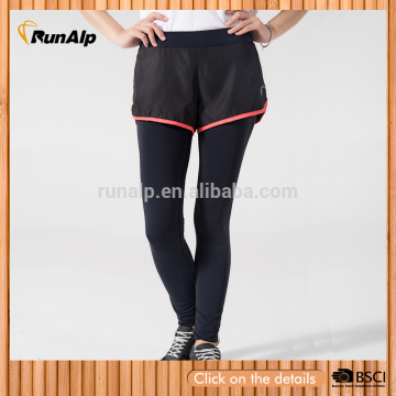 Woman tight pants with black color