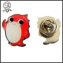 Epoxy dome Bird pin badges