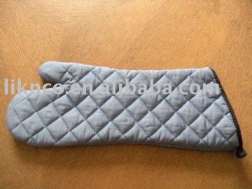 silver oven mitt
