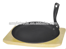 cast iron sizzler with wooden base, cast iron sizzling steak plate, cast iron sizzler platter with detachable handle, Fajita