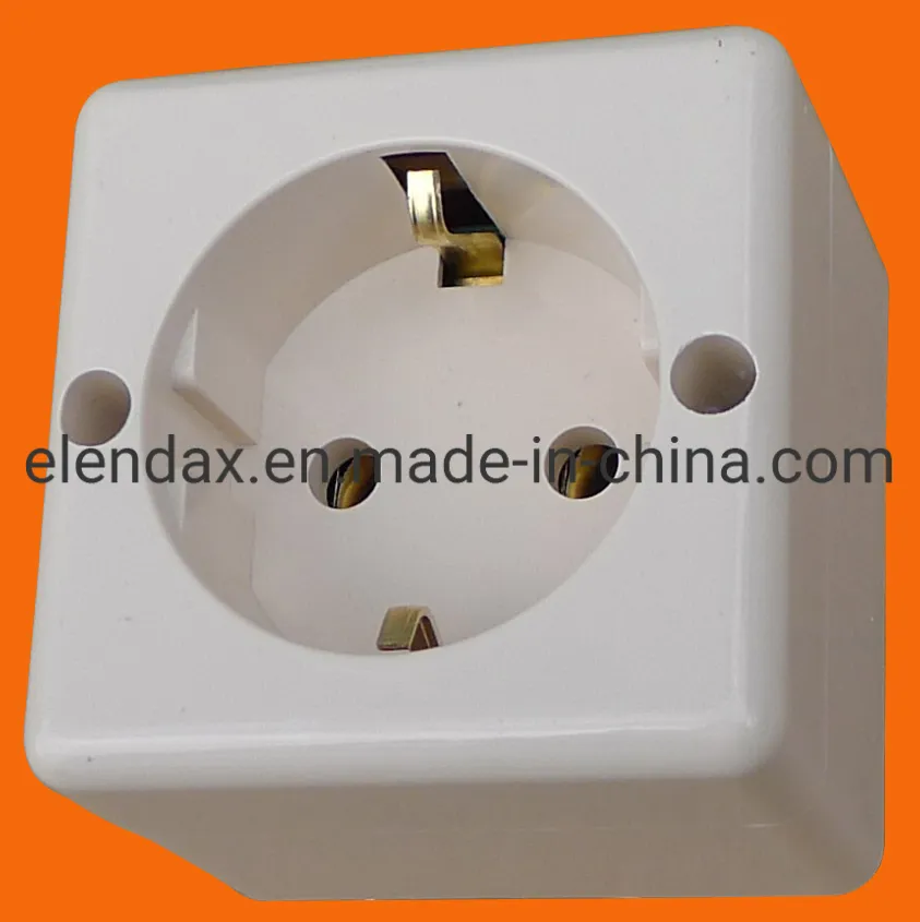 Toma de corriente montada en superficie estándar europeo con conexión a tierra