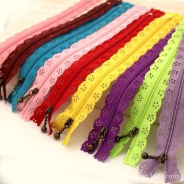 Wholesale beautiful lace edge zipper for women