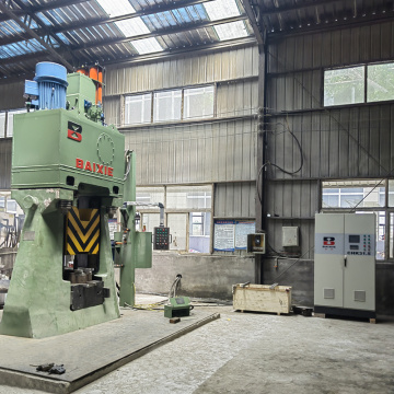 Controle preciso do CNC totalmente hidráulico forjando martelo