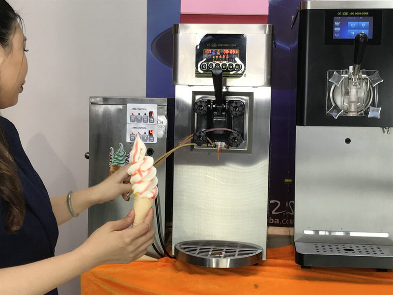 China Factory supply commercial icecream machine automatic control icecream making machine