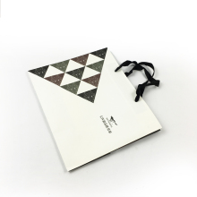 White kraft paper gift bag paper bag clothes bag printing