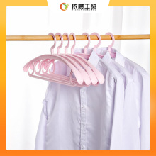 Regular Wide-shoulder Plastic Hangers