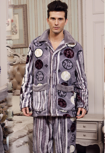 High Quality Printed Flannel Mens Pajamas Suit