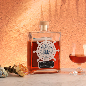 Personalized square shaped glass bottle whollesale