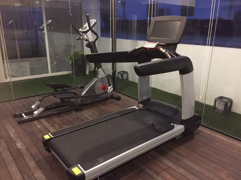 commercial gym equipment 