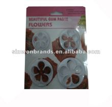 Beautiful flowers shape gum paste