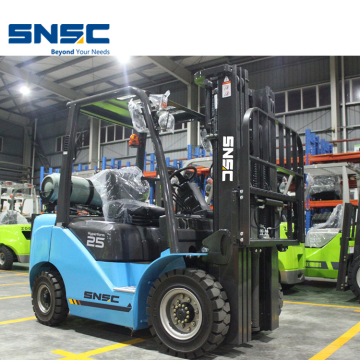 Handing Material Machine 2.5Ton Gas Forklift