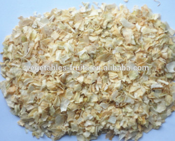 dehydrated white onion flakes