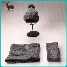 Cable pattern sport knitted hat snood headband set