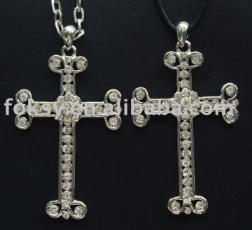 Cross pendant
