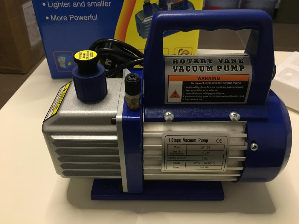 High efficiency single and double stage vacuum pump