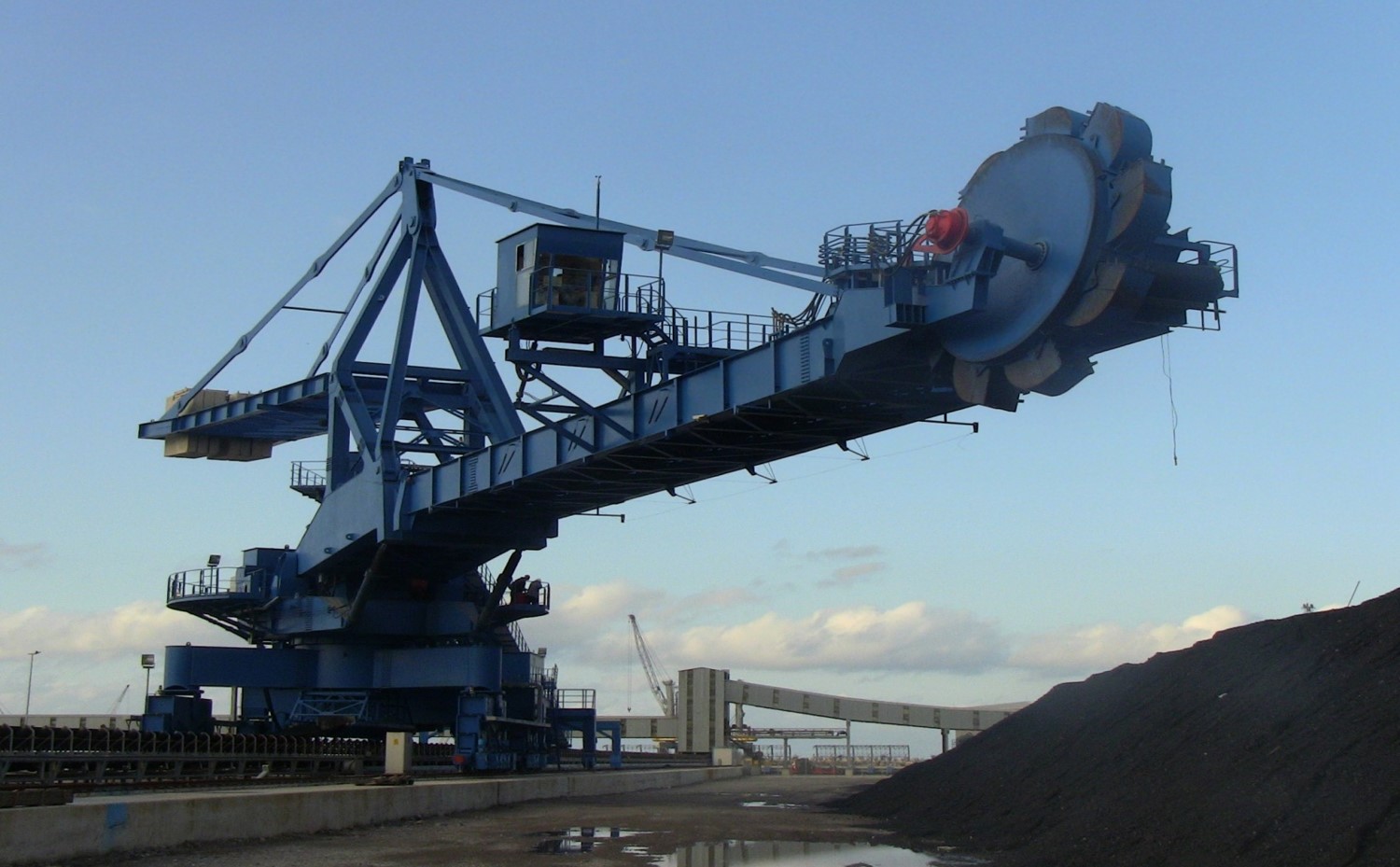 Stacker reclaimer for customer Conch group Jidong group CR group Huaxin Cement Lafarge Cement high efficiency continuous loading