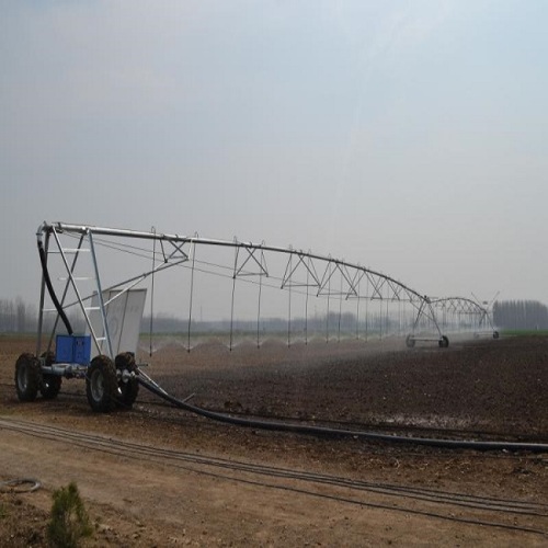 Sprinkler irrigation machine with long service life, strong stability and high precision