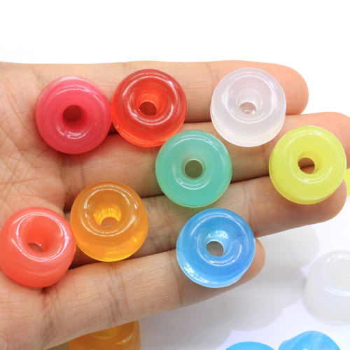 Vente en gros mignon Mini rond creux à l&#39;intérieur joli coloré 100pcs perles de bonbons rondes Flatback résine charmes pour bricolage artisanat