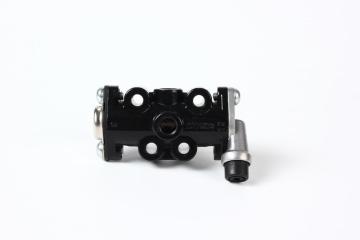 20775173 volvo truck relay valve