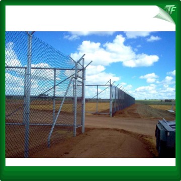 Hot dipped galvanized residential chain link fencing