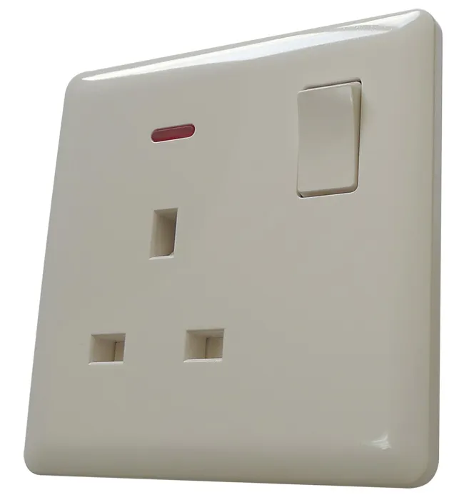 BS Sz 13A Dp Switched Socket 1gang